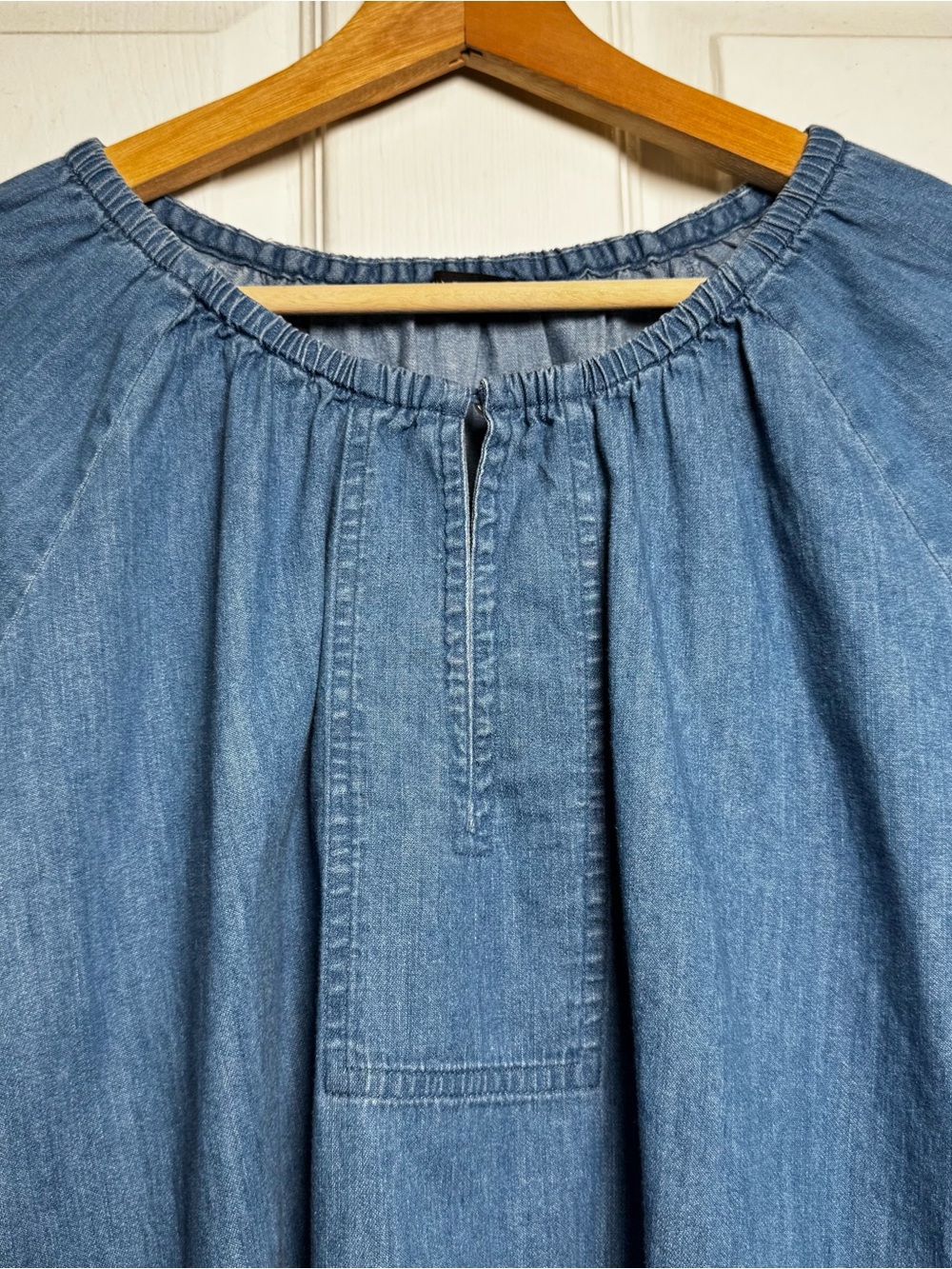 Ann Taylor Chambray Peasant Blouse Blue Long Sleeve Cotton Top Medium/Large - Picture 2 of 9